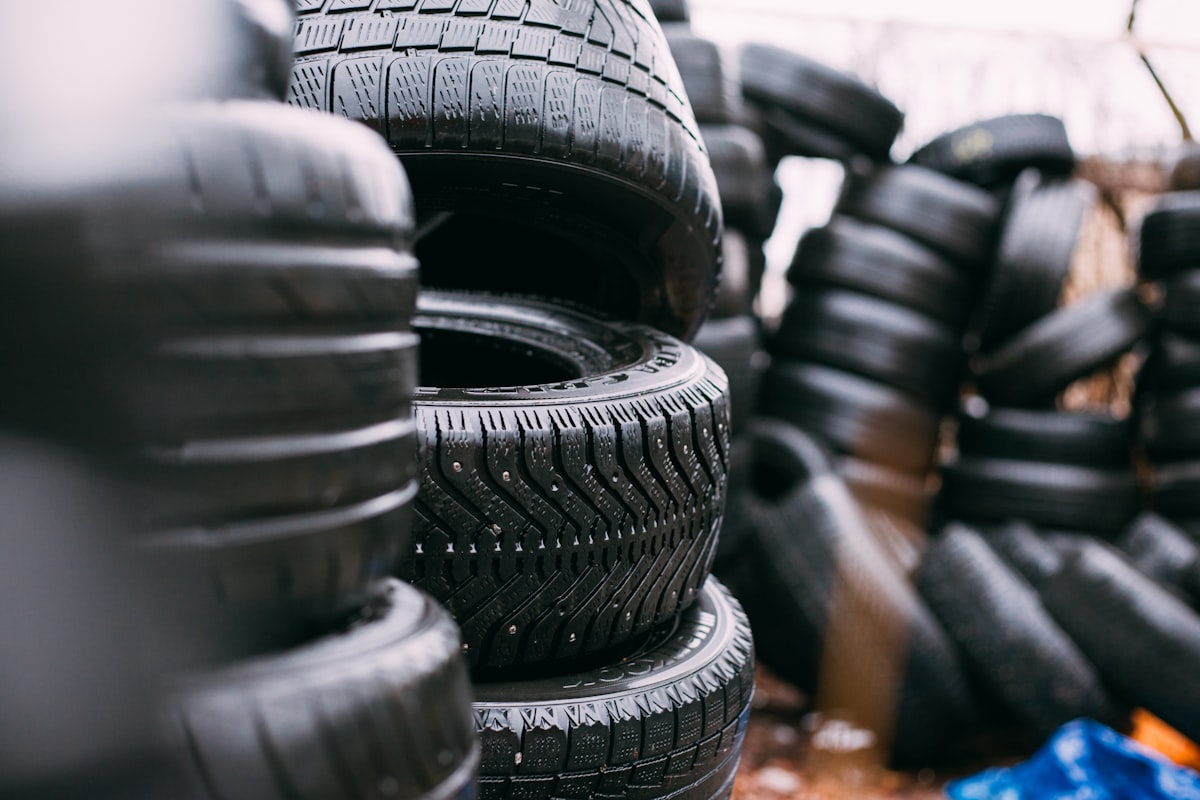Tyre fitting service